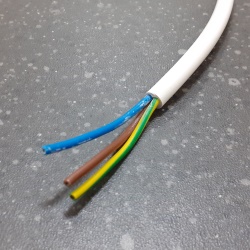 Kabel RKK 3x0.75 vit  Rund  Längd 3,3m