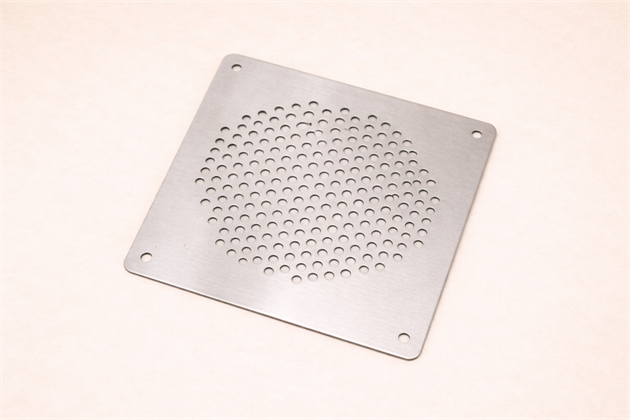 Fläktgaller vitlackerad 135x135 mm