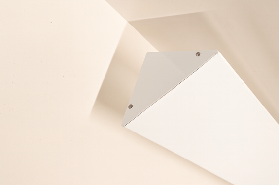 White lighting ramp in aluminium